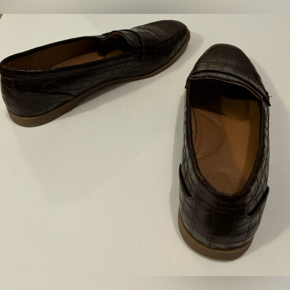 Old Navy Faux Leather City Loafers - Picture 10 of 12